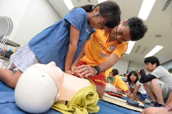 2019年度 親子で学ぶ水辺の体験会 胸骨圧迫・人工呼吸・AED