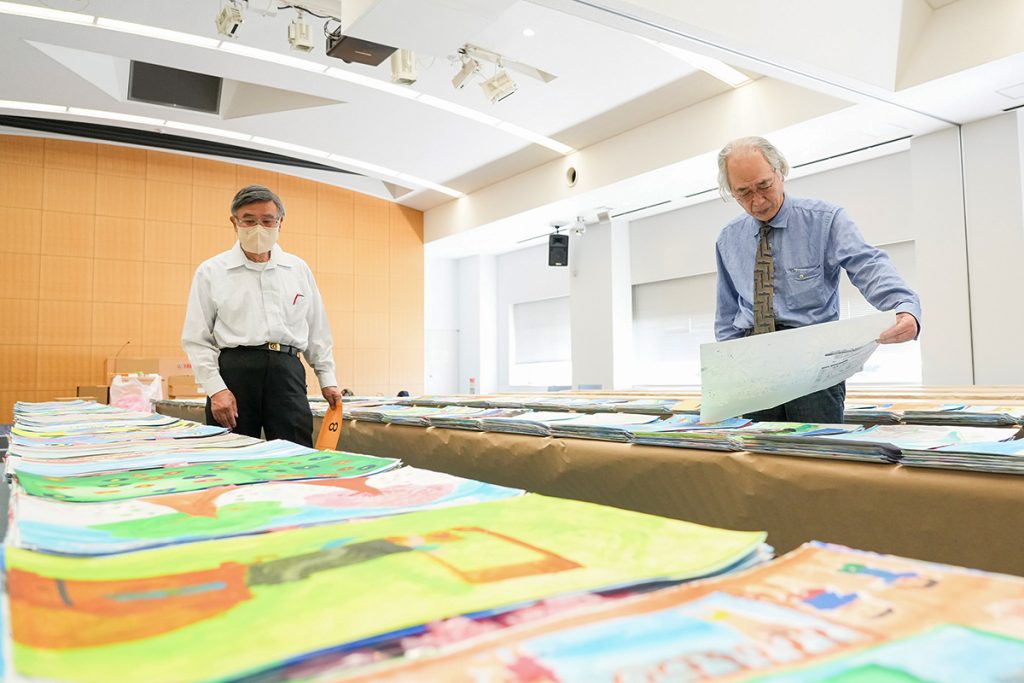 2023年度（第35回） 全国児童 自然体験絵画コンテスト 予選会の様子