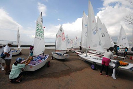 JJYUとの合同練習により、全国のジュニアセーラーたちと交流。合同でレースも行った