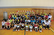 盛岡市内全域から小学生74人、中学生○人(練習日は別)が集うハンドボールのスポーツ少年団リトルハンドは20年の歴史を持ち、日本代表選手も輩出するほどの実績を収めています