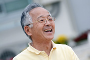 天王谷学園の施設長・波来谷さん。祖父母が90年近く前に創設。現在、2歳から18歳までの35名が入所しています。「子どもの出入りが多いので、技術や体力の差が出にくいタグラグビーはいいですね」