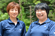 現役のソフトテニスプレーヤーである吉田由香さん(左)と元々体育の先生で現在もバレーボールの指導者を務める戸羽理智さん。「総合型りくぜんたかた」の企画から運営まで、ほぼ全ての活動をこのお二人で実質やりくりしているのです
